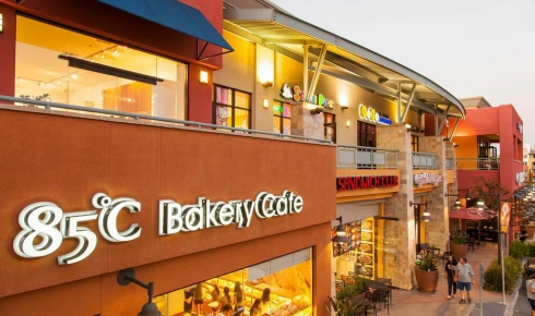 Irvine Offers the World on a Plate